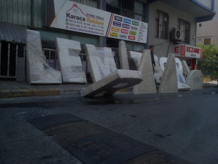 büyük harf tabela büyük harf alaminyum sıtatik boyalı harf tabelabüyük harf yapan firma büyük şehir 