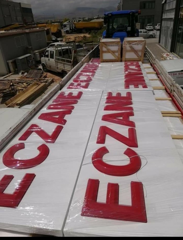 En Yakın Tabelacı Karaca Reklam eczane tabela İmalatı  