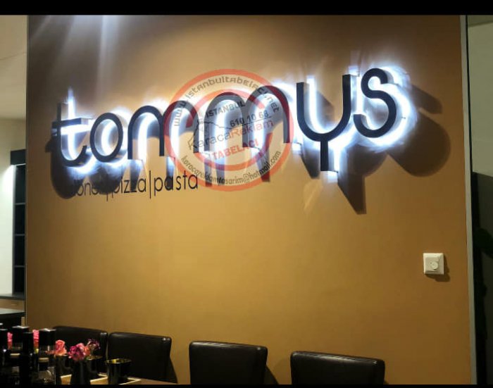 taş duvar ofis tabelası paslanmaz harf piricç harf gümüş renk harf aynalı harf ofis tabelası ofis ta